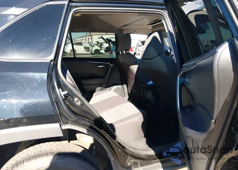 2021 Toyota Rav4 Xle z USA, uszkodzony, nr VIN 2T3P1RFV8MW211225